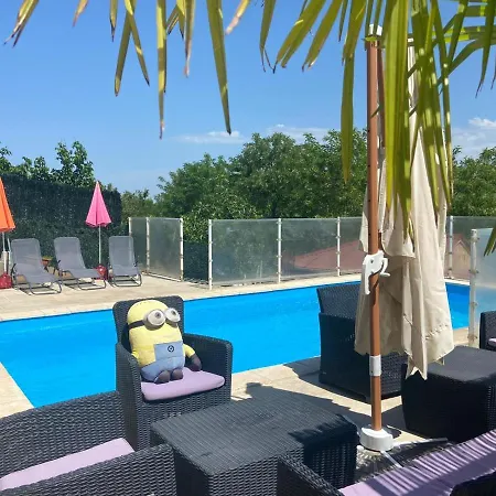 Magnifique Villa Avec Piscine Beaujolais Gleize Exterior photo