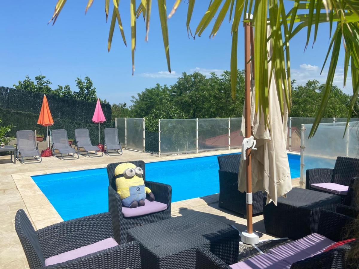 Magnifique Avec Piscine Beaujolais Villa Gleize