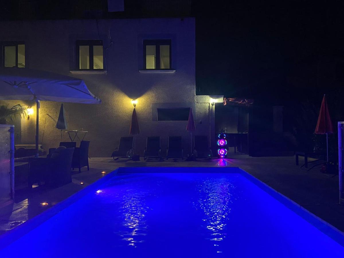 Magnifique Avec Piscine Beaujolais * Gleize